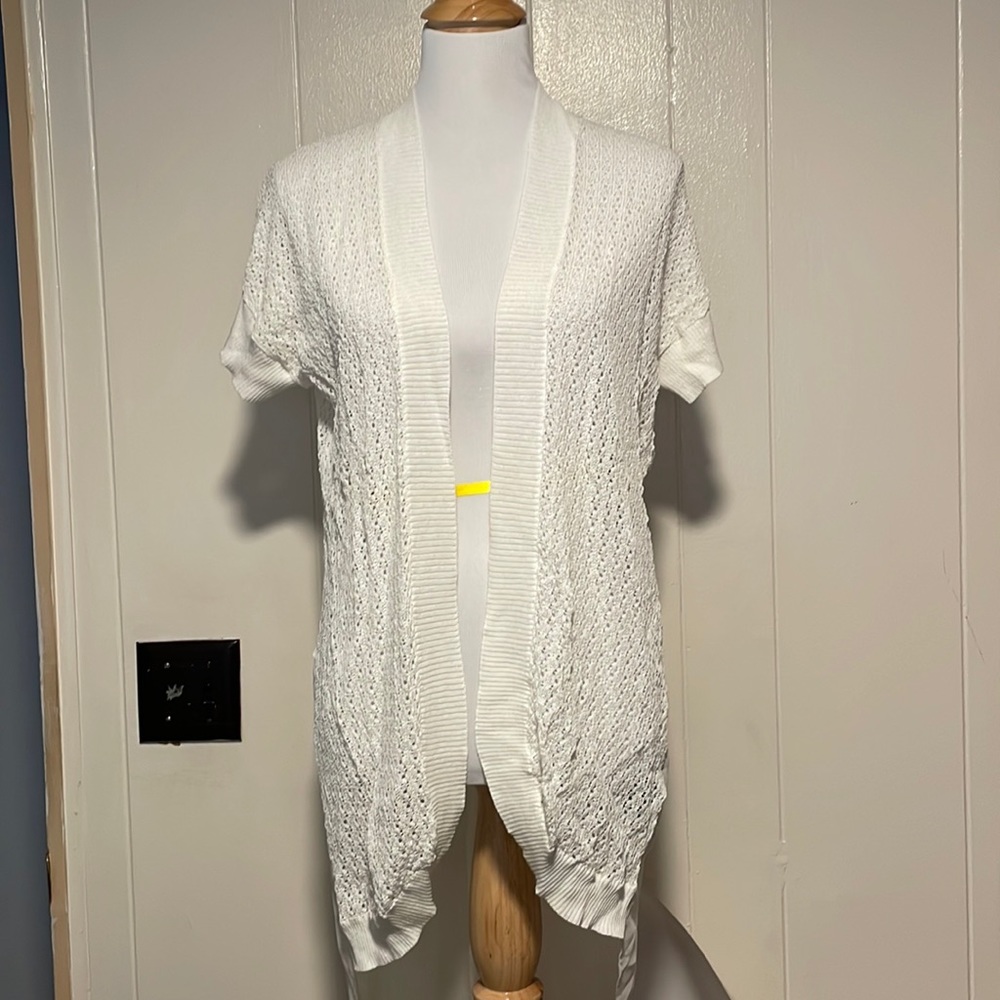 August Silk short sleeve sweater medium